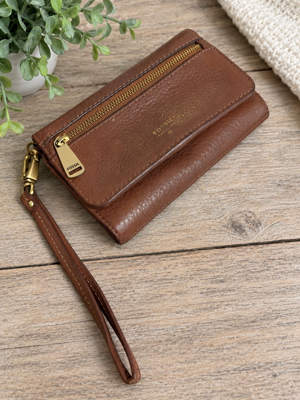 Fossil Brown Leather Wristlet Wallet – Trifold Organizer